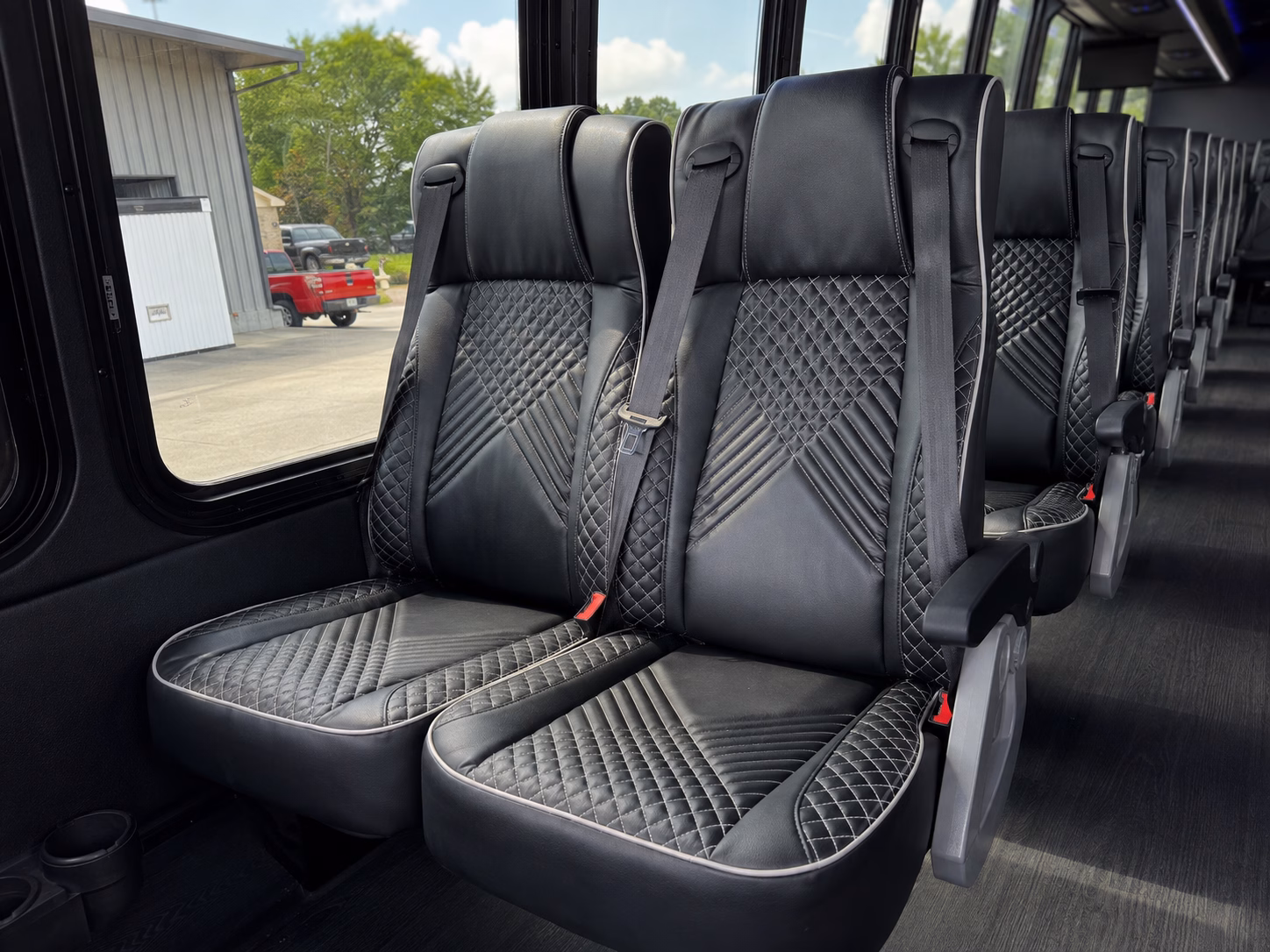 shuttle services for airline crews and airport staff in norwalk